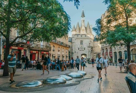 Loisirs Visitez Porte Cailhau, monument historique Bordeaux