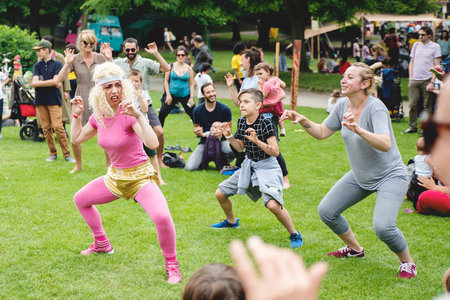 Expositions Cours sprot dans jardins la Villa Gabrielle