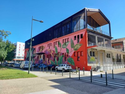 Loisirs Balade urbaine  Bgles : voyage haut couleur