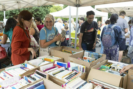 Expositions Braderie la Mdiathque : tout  - Vendredi septembre